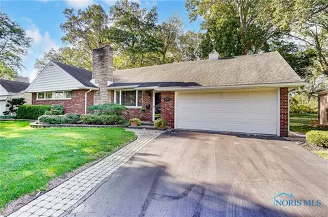 2727 Sandalwood Ave, Toledo, OH 43614