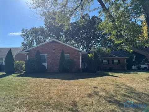 1682 Cherrylawn Dr, Toledo, OH 43614