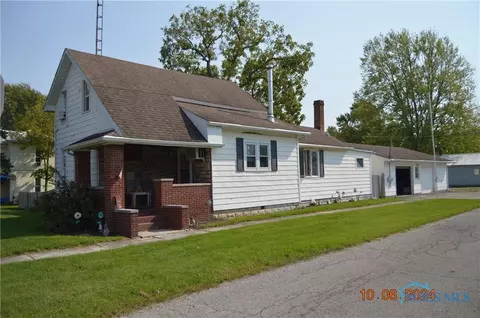 303 S Main St, Mccomb, OH 45858