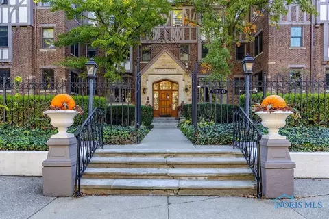 2200 Scottwood Ave #202, Toledo, OH 43620