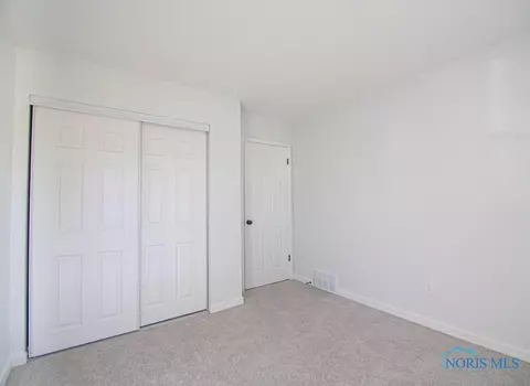 828 Independence Rd, Toledo, OH 43607 photo 9