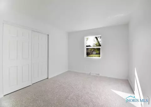 828 Independence Rd, Toledo, OH 43607 photo 11