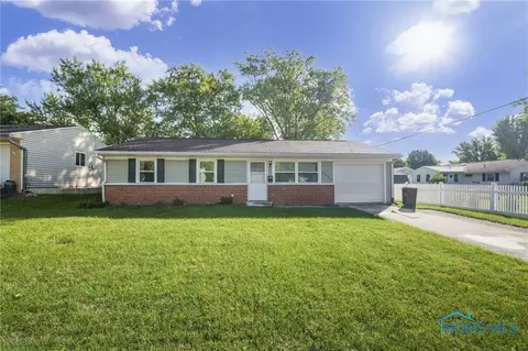 2531 Greenacre Dr, Findlay, OH 45840