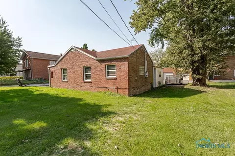 215 S Summit St, Bowling Green, OH 43402