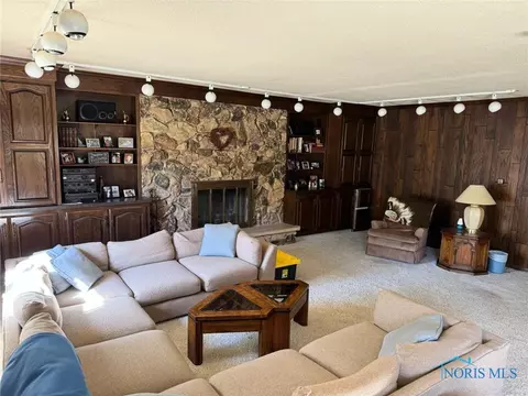 620 Center Ridge Rd, Bryan, OH 43506 photo 3