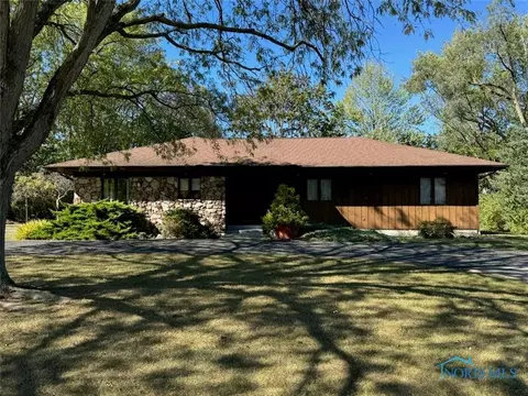 620 Center Ridge Rd, Bryan, OH 43506