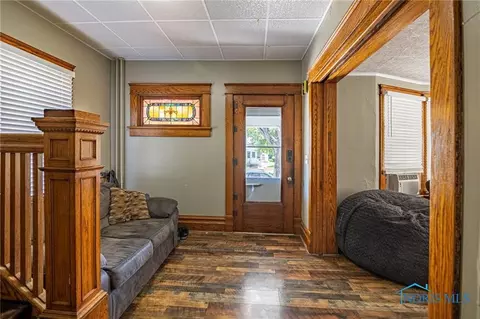 209 S Johnson St, Ada, OH 45810 photo 5