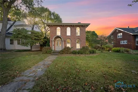 208 E Front St, Perrysburg, OH 43551