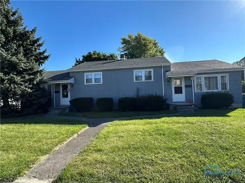 740 N Main St, Fostoria, OH 44830