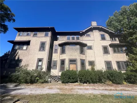 2111 Glenwood Ave, Toledo, OH 43620