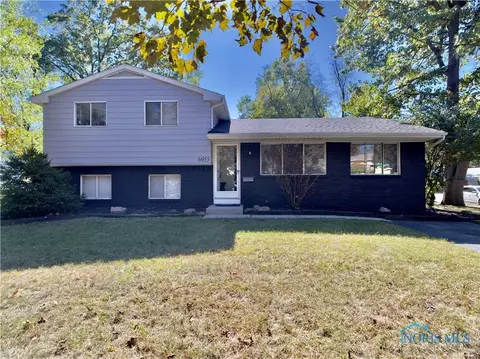 6955 Kinsman Dr, Sylvania, OH 43560