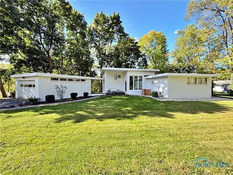 25 Southview Pl, Tiffin, OH 44883