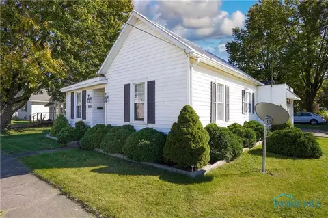 1033 Adams St, Findlay, OH 45840