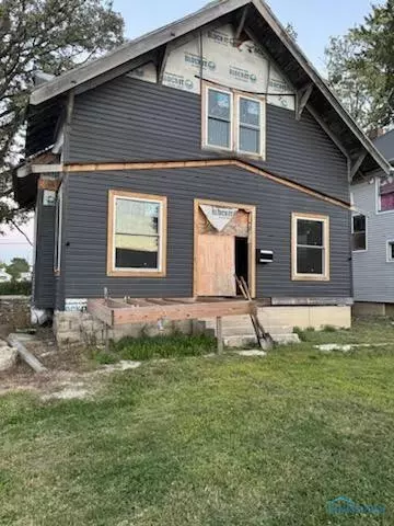 326 S Union St, Fostoria, OH 44830
