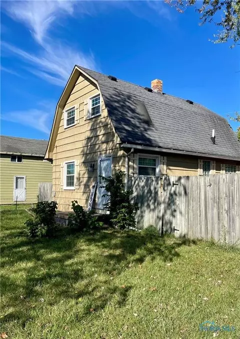 412 Clinton St, Maumee, OH 43537