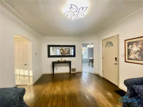 749 Cuthbert Rd, Toledo, OH 43607 photo 5