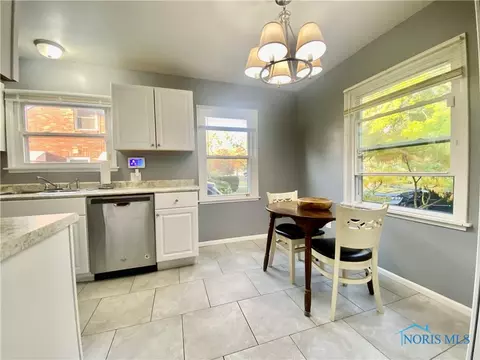749 Cuthbert Rd, Toledo, OH 43607 photo 7