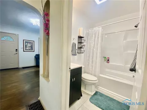 749 Cuthbert Rd, Toledo, OH 43607 photo 9