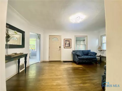 749 Cuthbert Rd, Toledo, OH 43607 photo 4