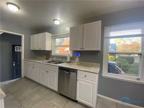 749 Cuthbert Rd, Toledo, OH 43607 photo 6