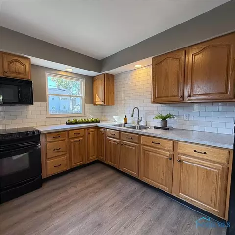 2017 Farnham Rd, Toledo, OH 43607 photo 13