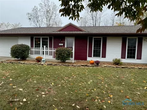 526 Olive Dr, Bryan, OH 43506