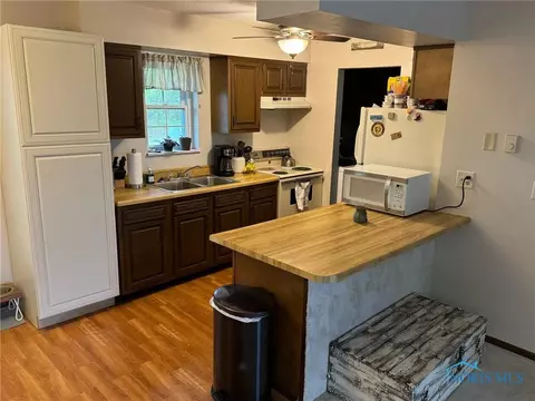 526 Olive Dr, Bryan, OH 43506 photo 6