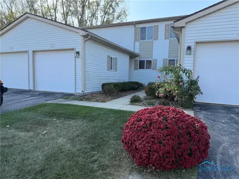 2747 Pin Oak Dr #4, Toledo, OH 43615