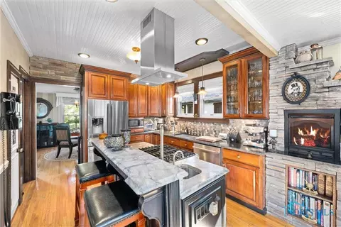 1951 Richmond Rd, Toledo, OH 43607 photo 11