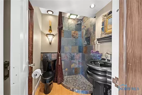 1951 Richmond Rd, Toledo, OH 43607 photo 14