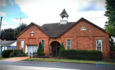 82 E Jackson St, Mccutchenville, OH 44844