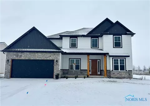 233 Avilyn Ln, Oregon, OH 43616