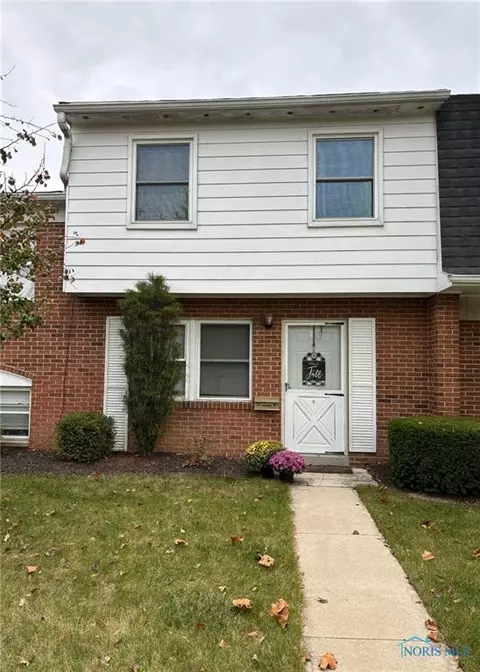 1720 Queenswood Dr #3, Findlay, OH 45840