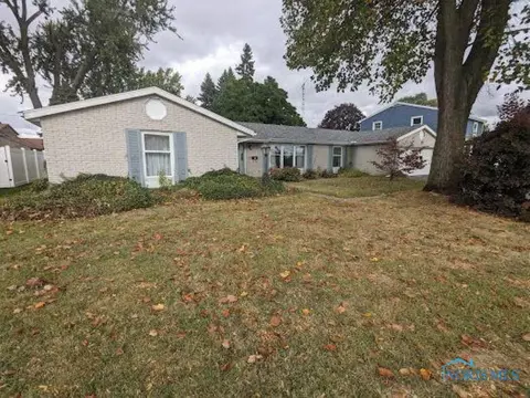 2277 Shoreland Ave, Toledo, OH 43611