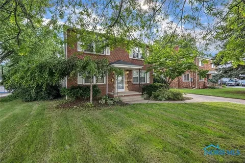 2049 Tremainsville Rd, Toledo, OH 43613