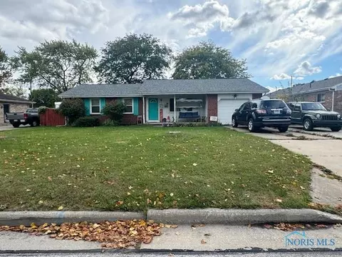 1131 Lewis St, Rossford, OH 43460
