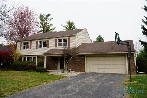 615 Kirkshire Dr, Perrysburg, OH 43551