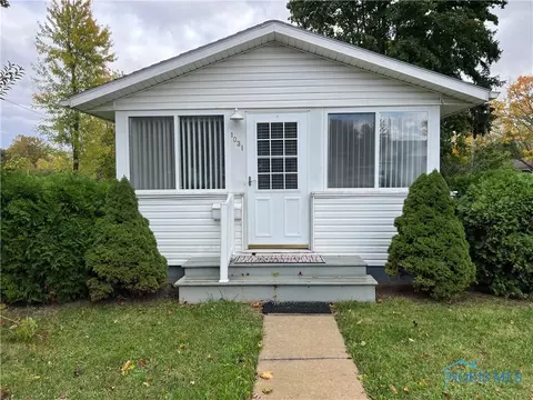 1031 Riverside Ave, Defiance, OH 43512