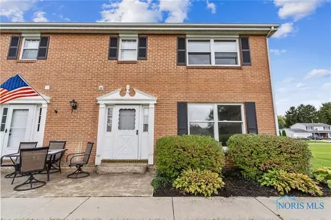 1320 Oxford Ln #36, Fostoria, OH 44830