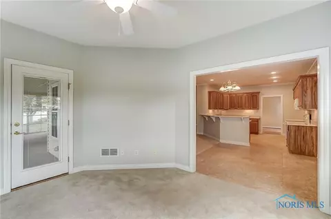 7235 Compass Point Ct, Maumee, OH 43537 photo 27