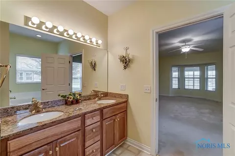 7235 Compass Point Ct, Maumee, OH 43537 photo 31