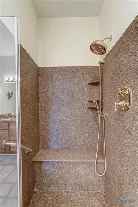 7235 Compass Point Ct, Maumee, OH 43537 photo 35