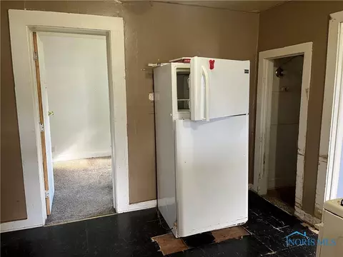 315 Elm St #A, Deshler, OH 43516 photo 7