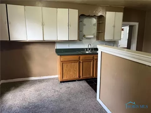 315 Elm St #A, Deshler, OH 43516 photo 5