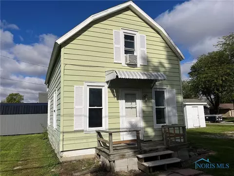 315 Elm St #A, Deshler, OH 43516 photo 2