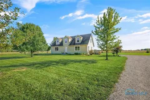 8651 Dowling Rd, Perrysburg, OH 43551