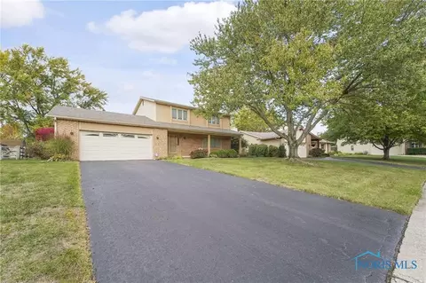 2277 Garden Creek Dr, Maumee, OH 43537
