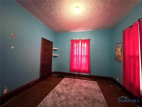 Bedroom - 213 E Johnson St, Upper Sandusky, OH 43351 photo 2 of 2