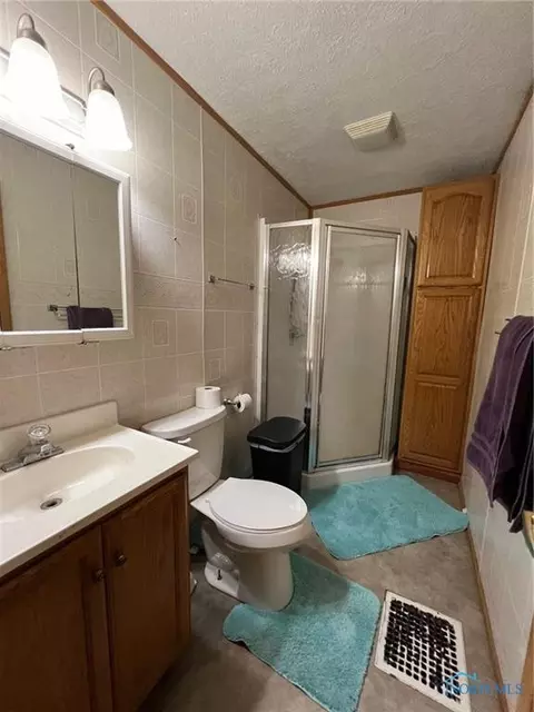 Bath - 213 E Johnson St, Upper Sandusky, OH 43351 photo 1 of 1