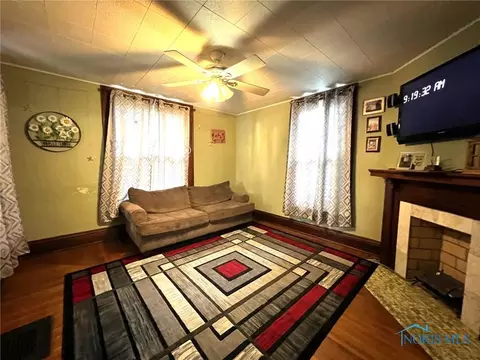 Living - 213 E Johnson St, Upper Sandusky, OH 43351 photo 1 of 1